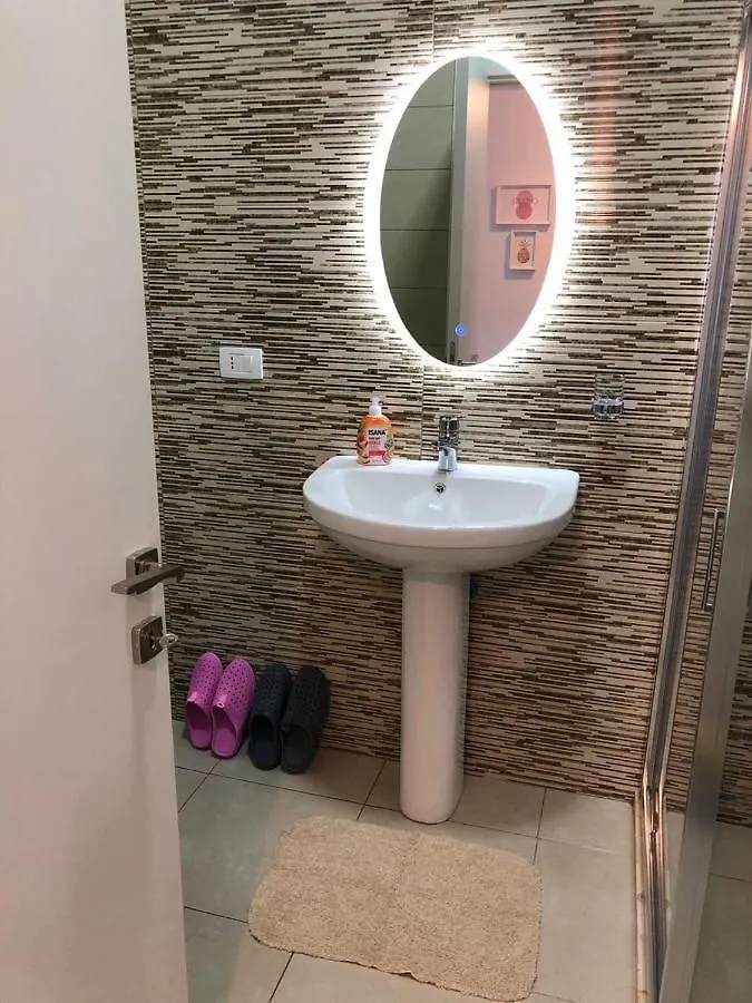 טיראנה Aba Apartment אלבניה