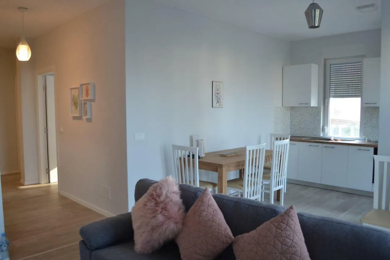 טיראנה Aba Apartment 0*,  אלבניה